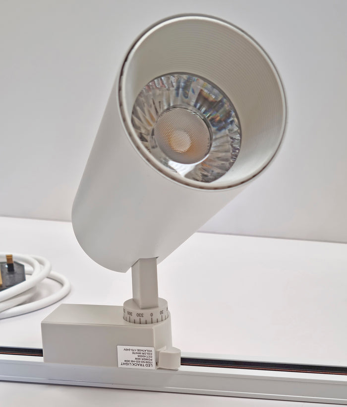 Lighting track 30w output