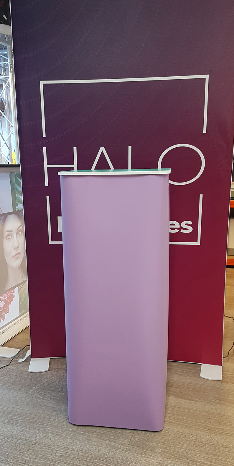 Retail display plinth