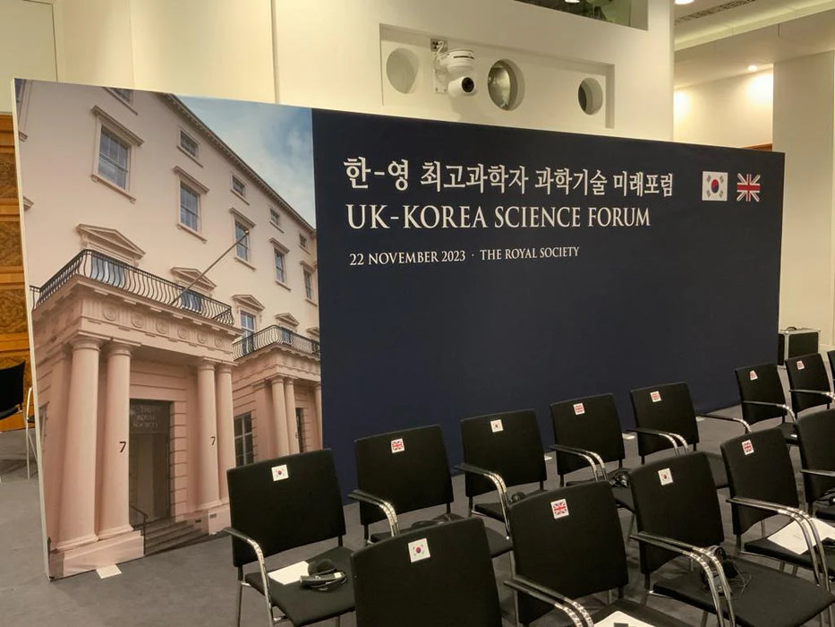 GL180 Lightbox with Edge-Lit Stretch Fabric Graphics